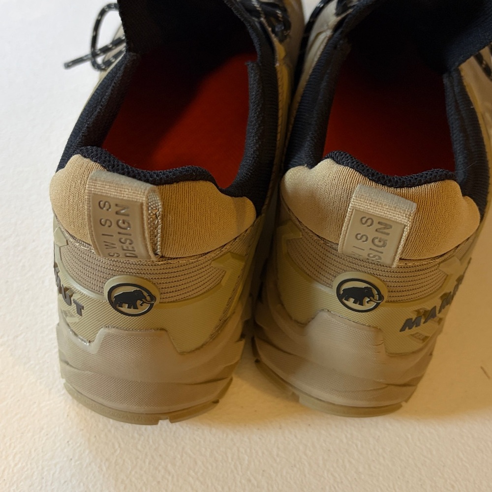 Mammut Men's Tan hiking Shoes- Brand new! Men's size 10